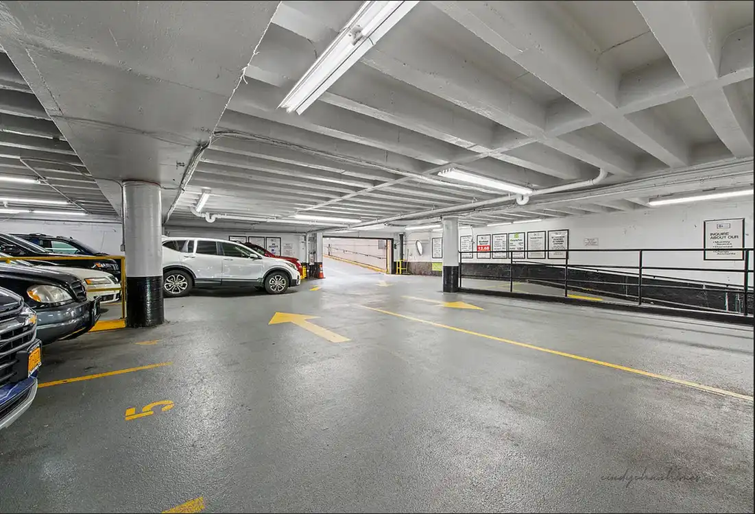 Private Garage 1