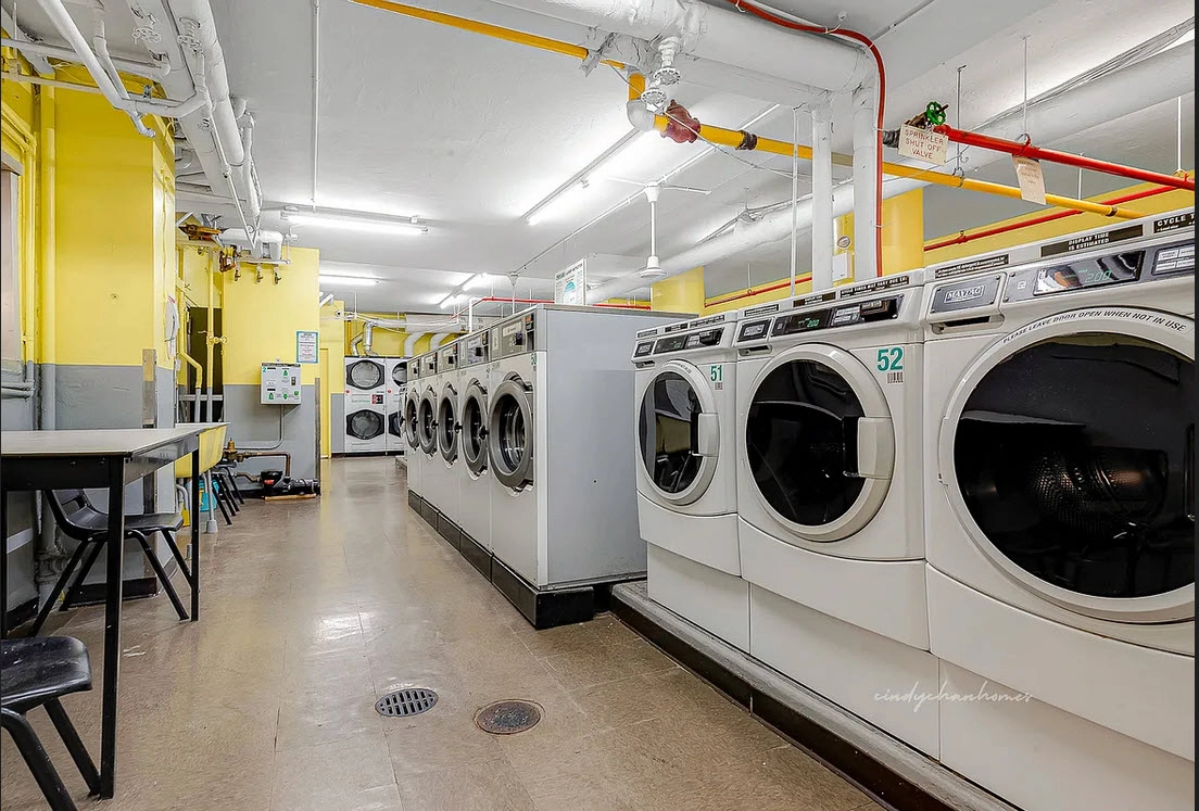Laundry Room 4